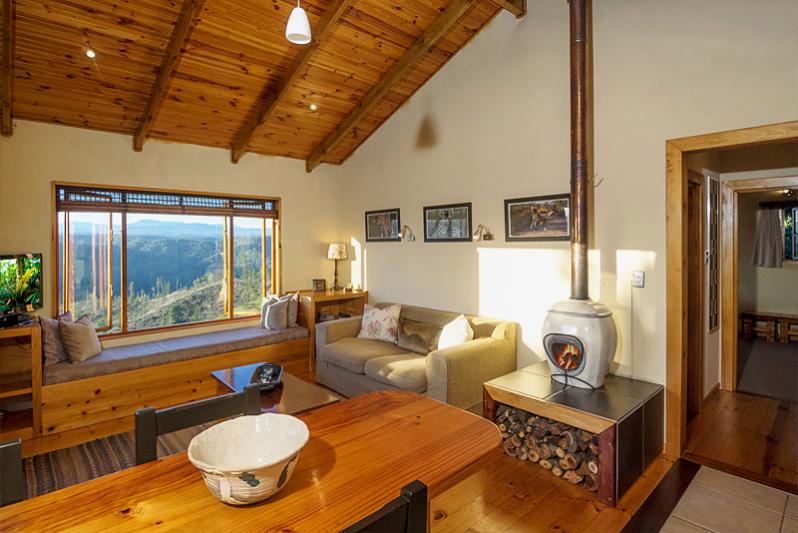 Cliffhanger cottage living room