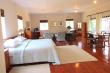 Top apartment bedroom/lounge - Kloof Bnb Accommodation