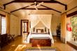 Thornwood Tamboti Cottage with double bed, ensuite bathroom and outdoor shower. 