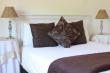 Orchard Cottage - Double Bedroom en Suite with Fresh Linen & Towels