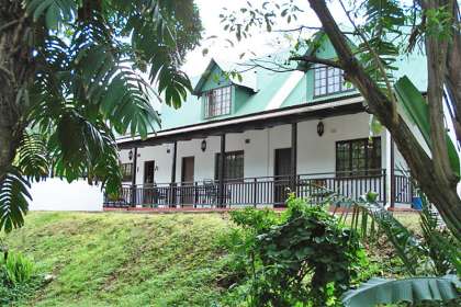 La Familia Guest House