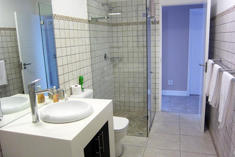 2nd Bathroom - 16 An Der Mole self catering in Swakopmund