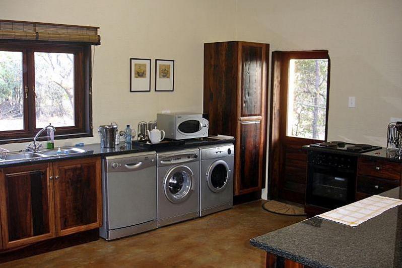 Fully equipped kitchen for convenience