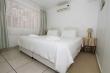 Cosy Nest/Cosy Nook bedroom with kingsize bed - can be twin beds