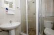 Cosy Nest/Cosy Nook shower room