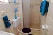 Unit 1 Bathroom - Self Catering Accommodation in Graaff-Reinet