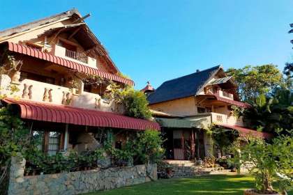 The River House Guest Lodge