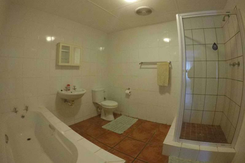 Bathroom Apartment 9