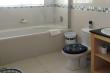 Executive Suite Family Suite Shower over Bath