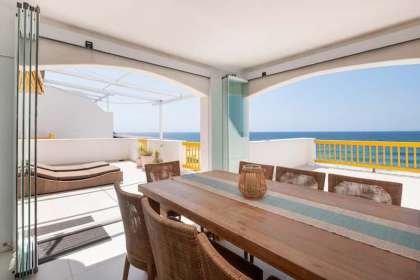 Sunshine @ 36 Perissa, Santorini